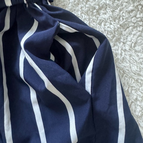 Blue striped shorts - Picture 2 of 4